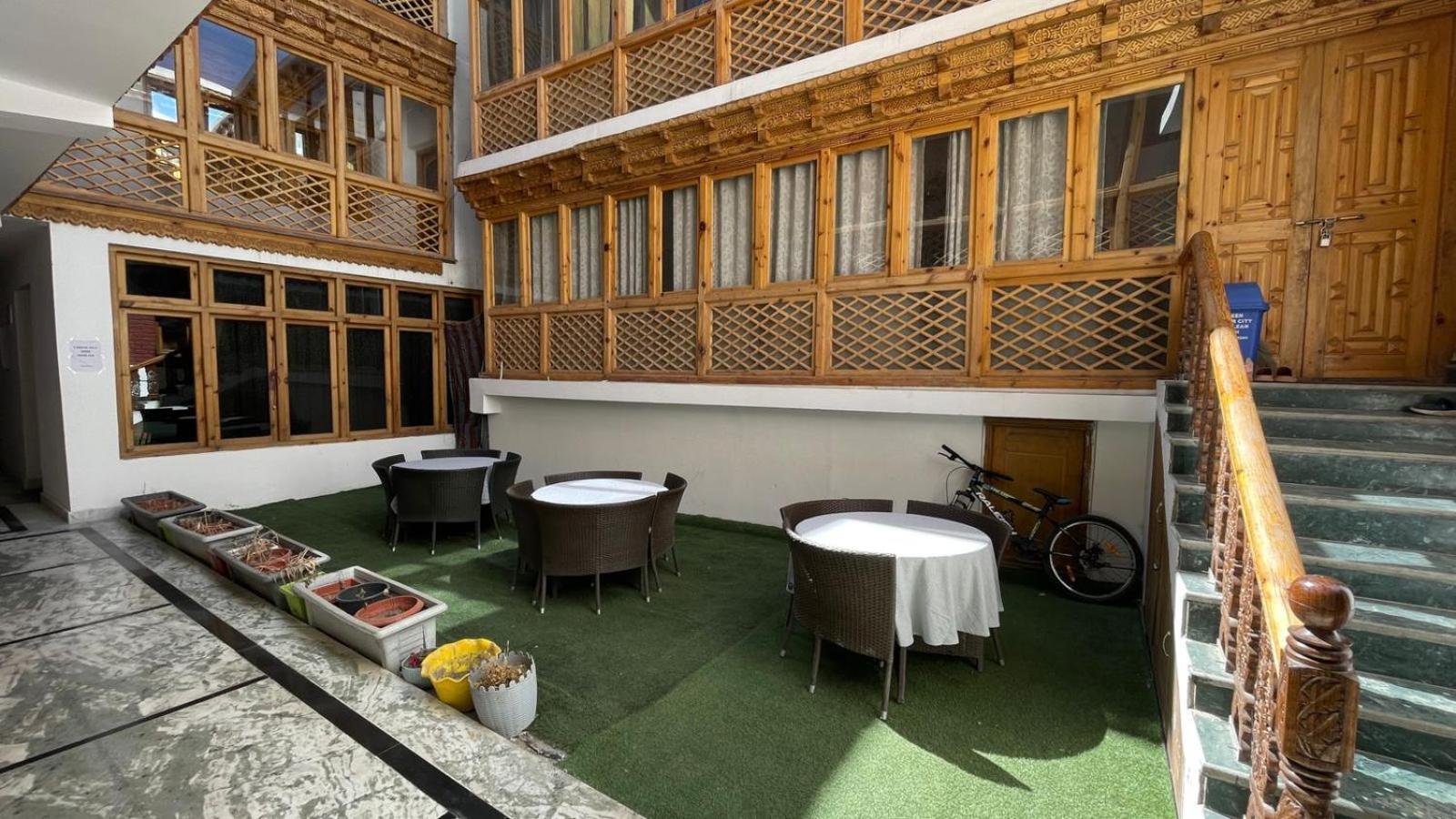 Hotel Khardongla Leh Exterior photo